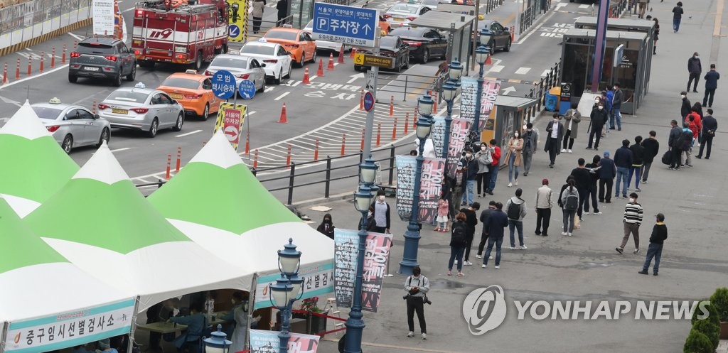 [3보] 신규확진 731명, 엿새만에 다시 700명대 급증…97일만에 최다