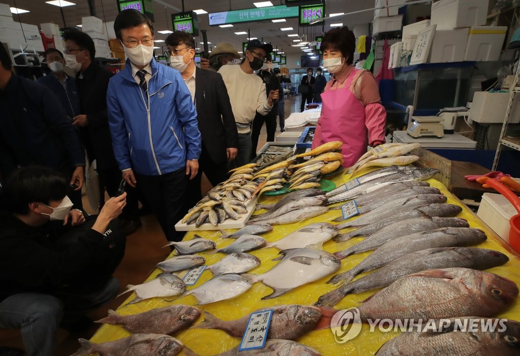 문성혁 해수부 장관, 日 오염수 방출결정에 "모든 조치 검토"