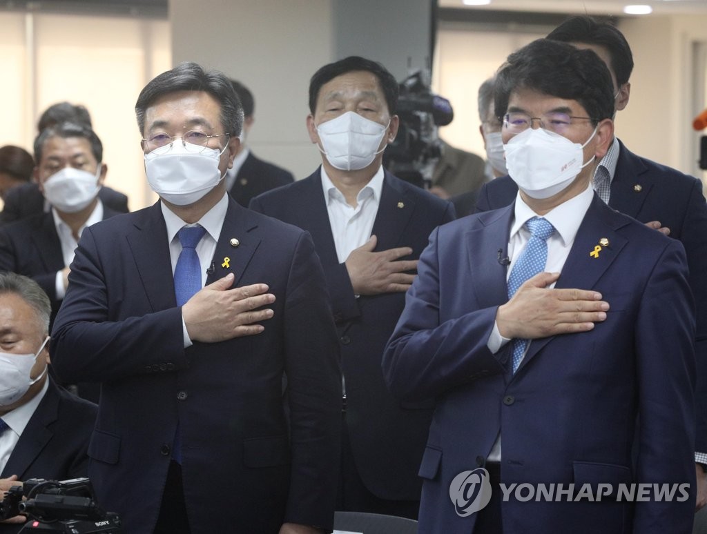 조국사태…윤호중 " 檢총장의 인사개입" 박완주 "공정성 의심"