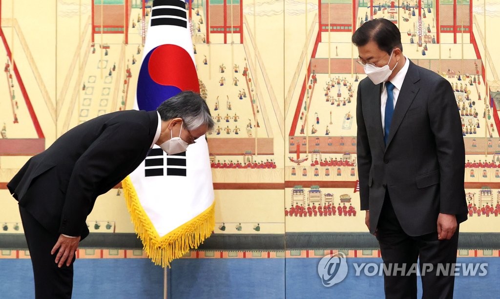 외교부, 쉽지 않다던 '오염수 제소' 대통령 지시에 다시 검토