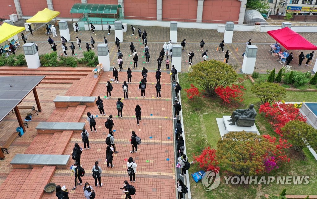 신규확진 800명 육박…797명, 1월 초 이후 106일만에 최다 기록(종합)