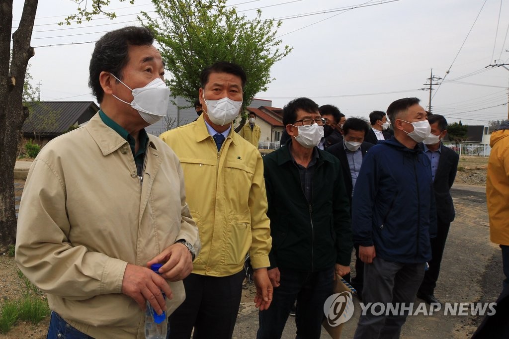 대항마 경쟁 예열…이낙연·정세균, 민심·당심 공략(종합)