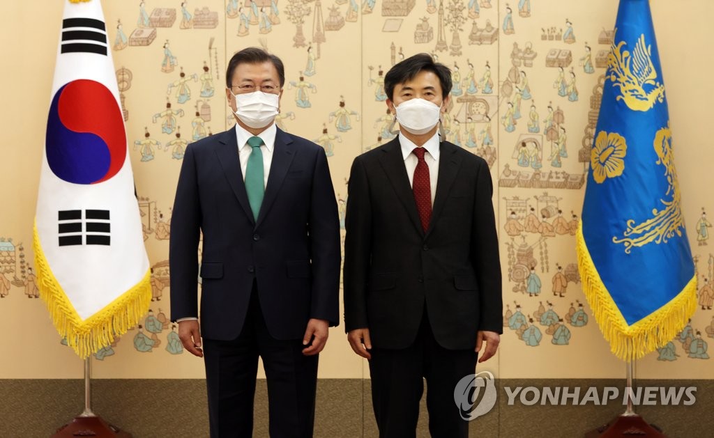 문대통령, 이현주 세월호특검 임명…"의문없게 엄정수사"(종합)