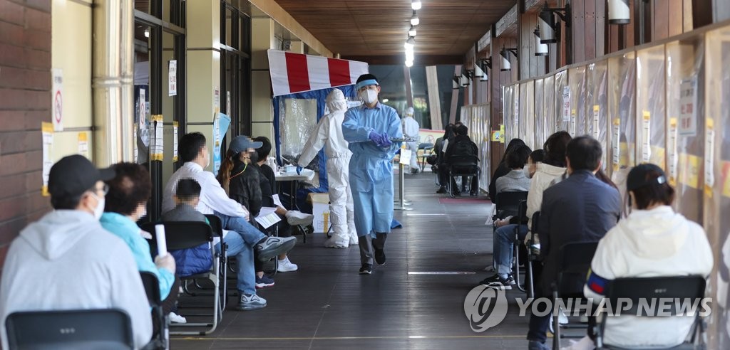 전 세계 주간 확진자 586만명 최대…한국 100만명당 93명(종합)