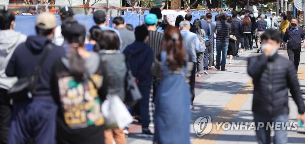 오후 6시까지 374명, 어제보다 63명↓…내일 400명대 예상