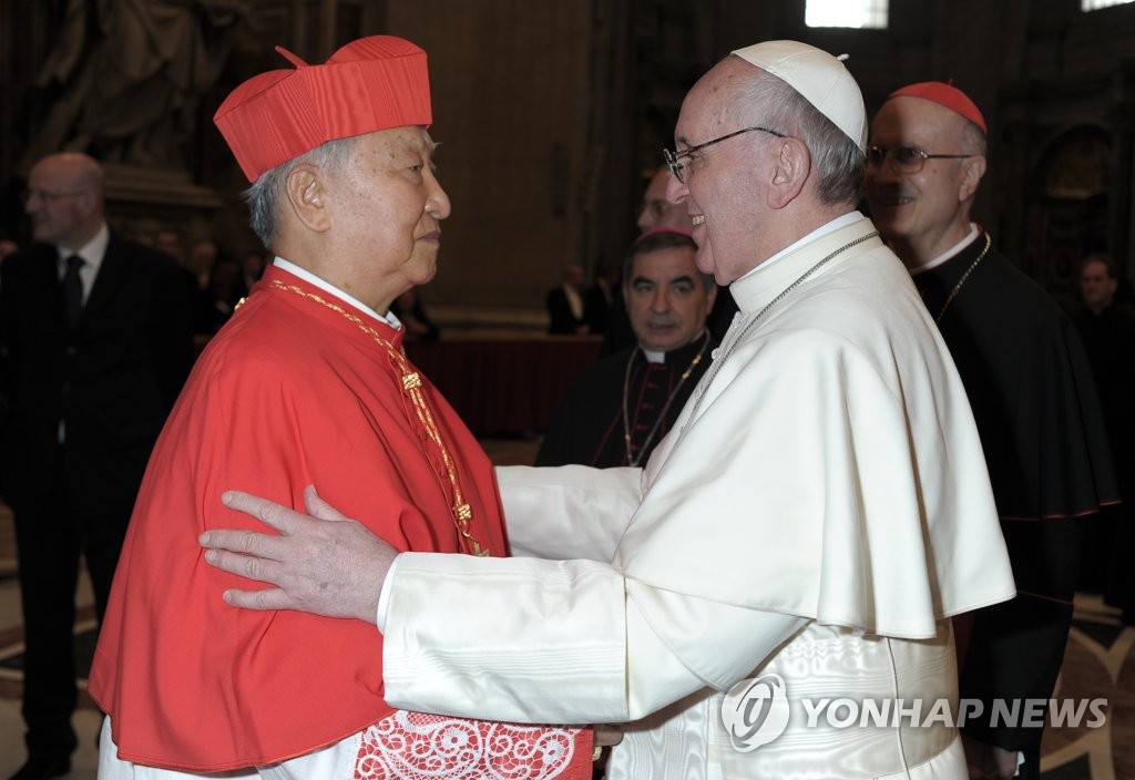 교황 "정진석 추기경 선종에 깊은 슬픔…함께 기도하겠다"