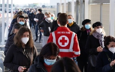 "백신 거부하면 월급 없다"…이탈리아, 백신 접종 의무화 행정명령