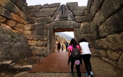 "관광산업 타격"…그리스, 일부 국가 한해 조건부 입국 허용 