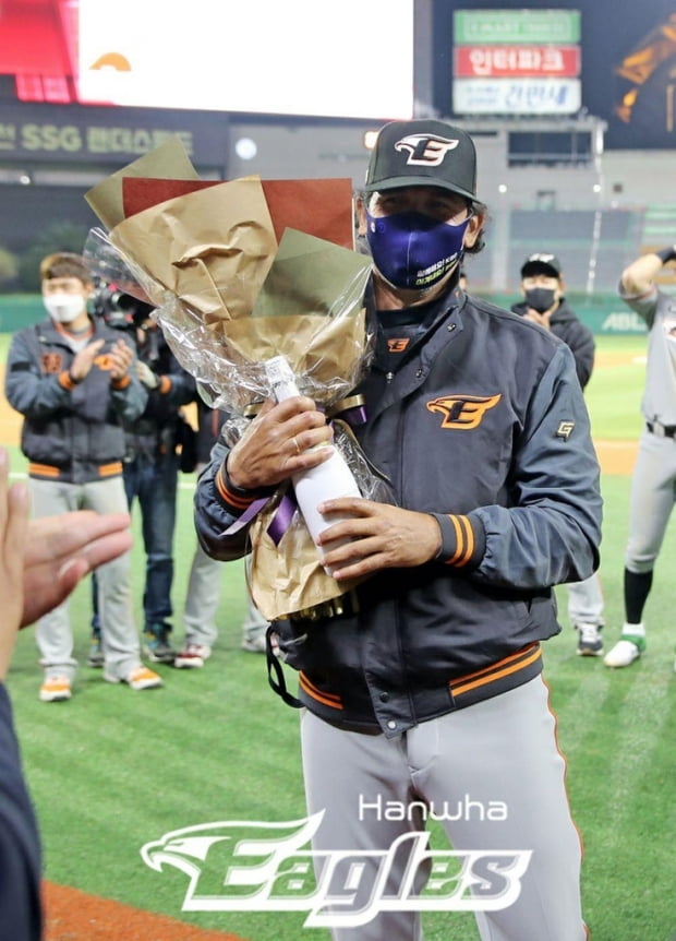 First win report Subero Hanwha’s perfect match…  Thanks for the players