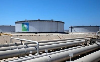 사우디 아람코, 송유관사업 지분 49% 매각 계약
