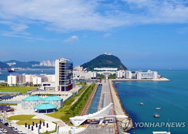 '팔굽혀펴기 1천200회, 실화?'…해양대 신입생 군기잡기 논란