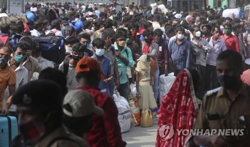 인도 신규 확진 20만명 넘어…연일 세계 최다 '끝 모를 폭증'