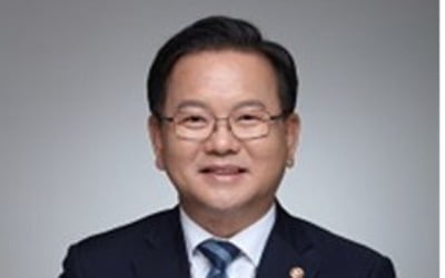 문대통령, 세번째 총리에 김부겸…5개 부처 개각