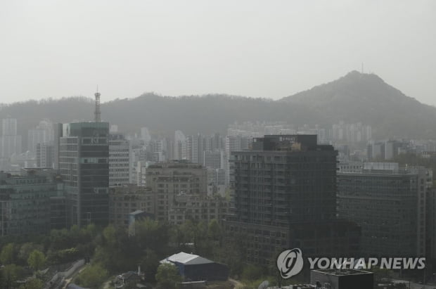 [날씨] 전국 곳곳 소나기…황사로 미세먼지 나쁨