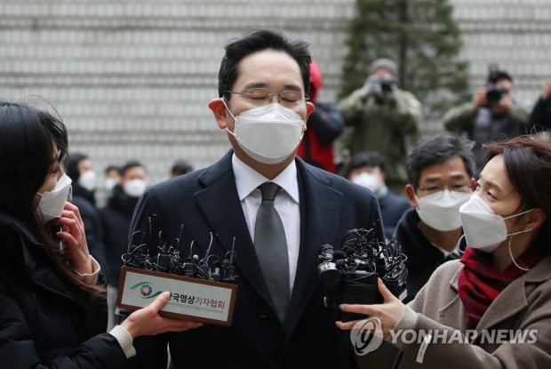 3개월만에 수척해진 이재용…변호인 "재판 연기에 감사"