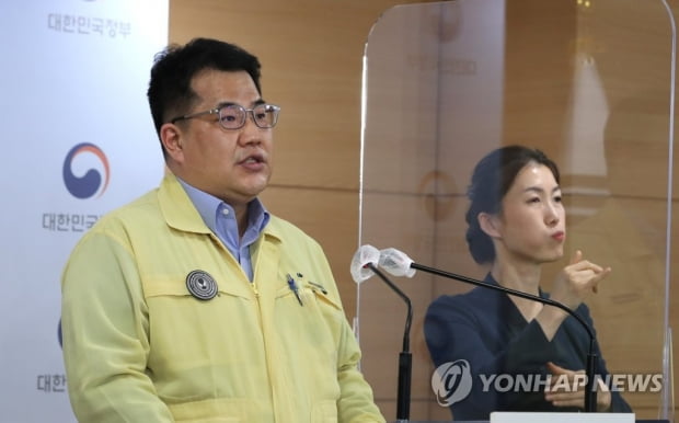 정부 "귀국 인도 교민 시설격리 검토 안해…부정기편 신속 허가"