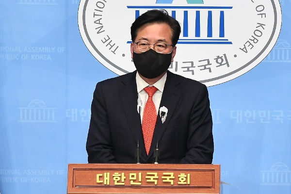 [속보] '당직자 폭행' 송언석, 국민의힘 탈당 