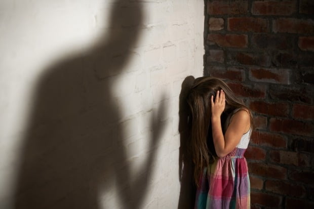 아파트서 극단 선택한 여중생들…성범죄·아동학대 피해자였다