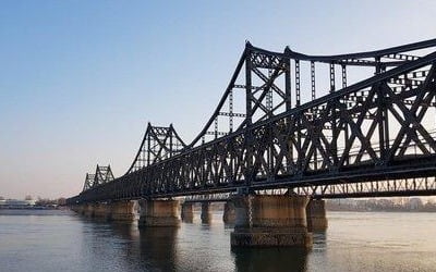 美 CSIS "신의주~단둥역에 화물 열차 늘었다"…北·中 국경 열리나