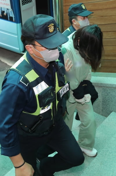 [속보] 구미 여아 살인 혐의 '언니' 김모씨에 징역 25년 구형