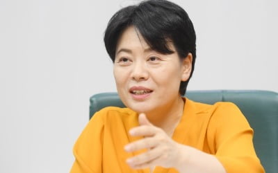 윤희숙 "여성이라 임명?…文식 페미니즘이자 싸구려 생색"