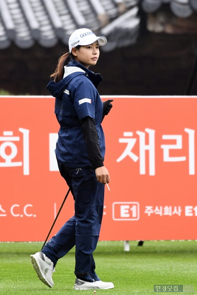 [포토] 김송연, '신중하게 코스 살피는 눈빛'