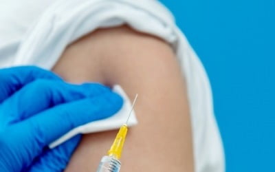 아스트라제네카 백신 접종 70대 여성 사망…당국 "조사 중"