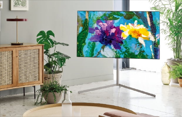 LG전자 OLED TV ‘올레드 에보(evo)’. 미술품 액자와 비슷해 ‘갤러리 TV’로도 불린다. LG전자 제공