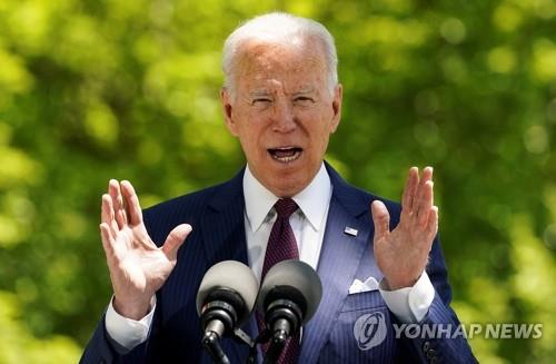 바이든, 이스라엘 압사 참사에 "깊은 애도…정부에 지원 지시"