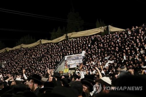 바이든, 이스라엘 압사 참사에 "깊은 애도…정부에 지원 지시"