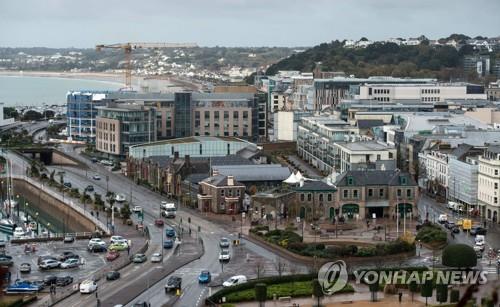 프랑스 "전기 차단"vs 영국 "함정 급파"…어업 갈등 격화(종합)