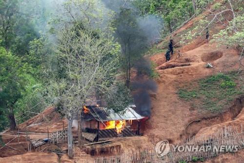 카렌 반군 "한달간 미얀마군 200명 사살…통합정부 지지 증명"