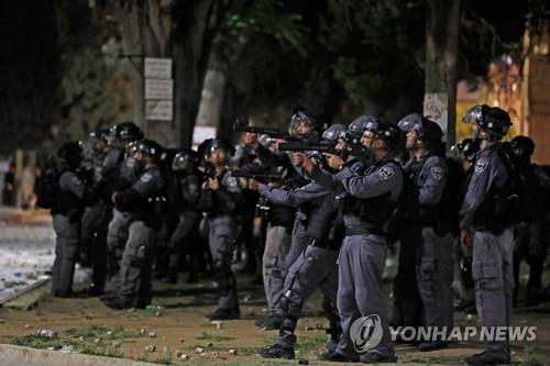 혼돈의 예루살렘…라마단 마지막 금요일 시위로 200여명 부상(종합)