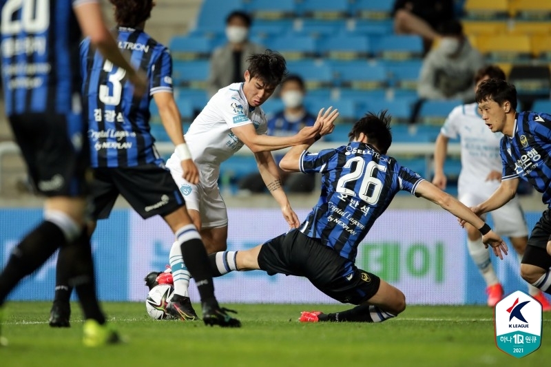 '라스 결승골' 수원FC, 광주에 2-1 역전승…시즌 첫 연승