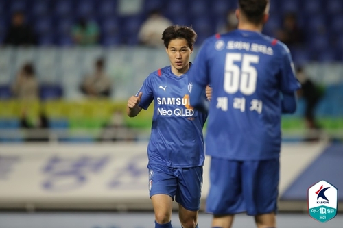 '헨리 극장골' K리그1 수원, 제주에 3-2 대역전극…3위 '전진'(종합)