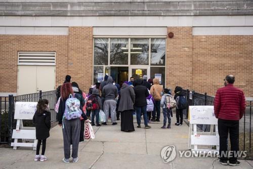 '등교반대' 美 교사노조도 가을 재개 호응…"백신맞고 거리두기"