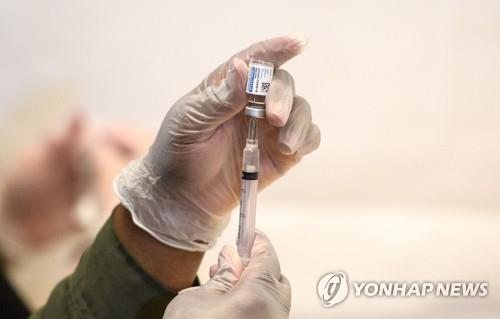 미 청소년 백신 접종 시작에…전문가들 "해외 공급 먼저"