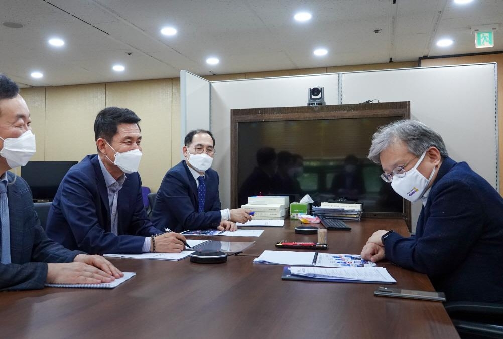 중기부 찾아간 포항시장 "K-바이오 랩허브 최적지는 포항"