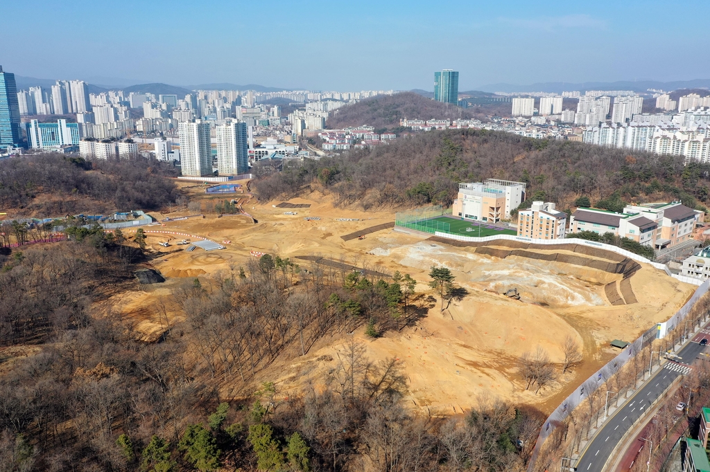 수원 영흥공원 불법폐기물 처리 책임 누구?…21억 소송전