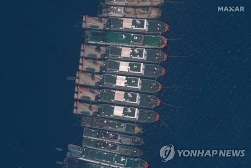 두테르테 친중본색?…"장관들, 남중국해 중국 선박 떼 발언말라"