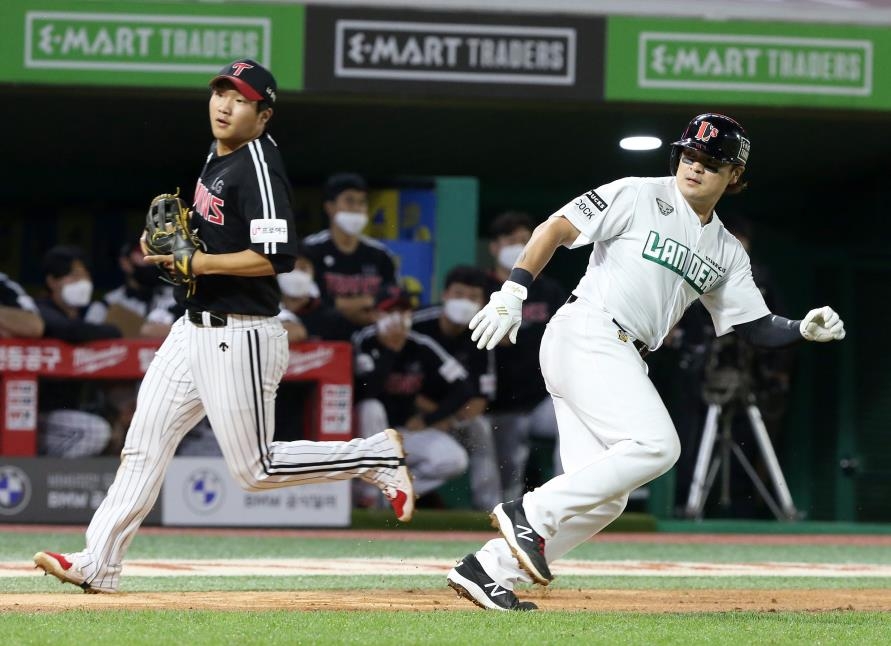 추신수, 오랜만에 MLB닷컴 장식 "황당한 끝내기 득점 주인공"