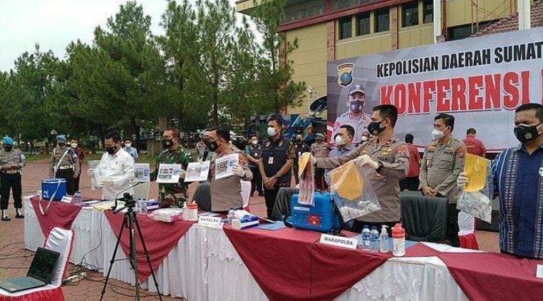 "돈 내고 맞을 사람"…코로나 백신 빼돌린 인니 의사들 '쇠고랑'