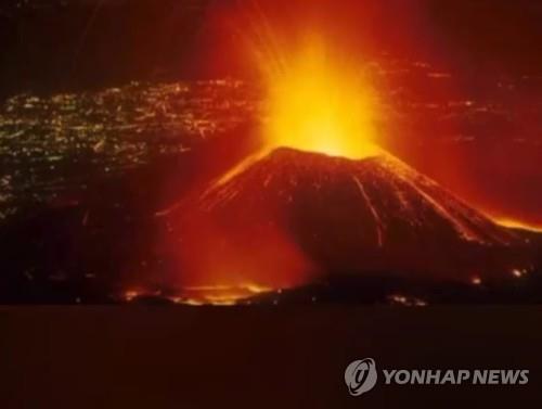 "용암이 도로 삼켜" 민주콩고서 화산 폭발…최소 3천500명 대피(종합)