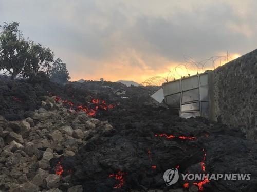 민주콩고 화산서 분출한 용암, 인구 200만 도시 삼킬뻔(종합)