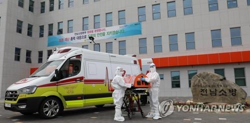 백신접종 후 이상증세 20대 구급대원 위해 정부지원 요청