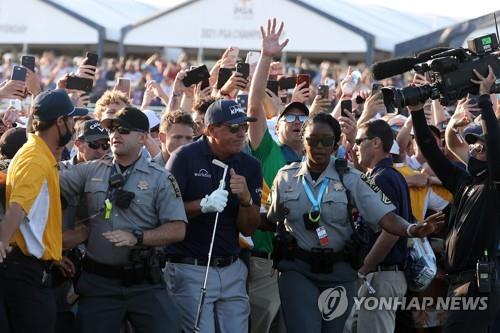 PGA챔피언십 '난장판'에 화난 켑카…미국프로골프협회 사과