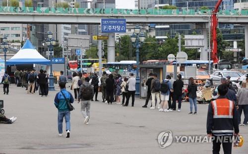 오후 9시까지 631명, 어제보다 196명↑…26일 700명 안팎 예상(종합)