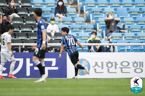 [고침] 스포츠(전북, 인천에 1-1 극적 무승부…20년만에…)