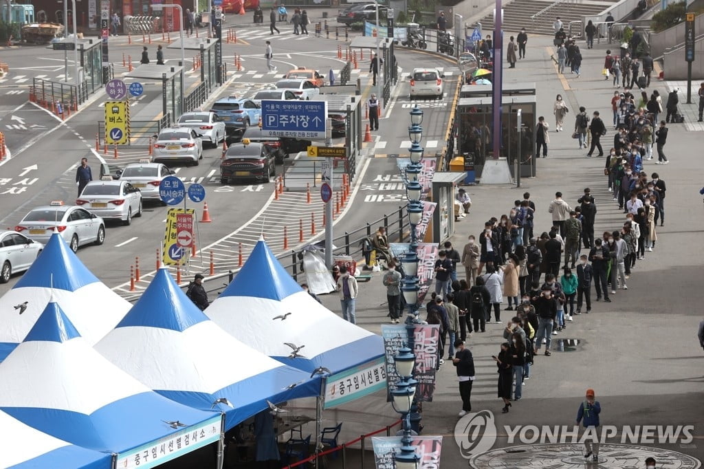 `어버이날` 700명 안팎 확진 예상…가족모임 어쩌나