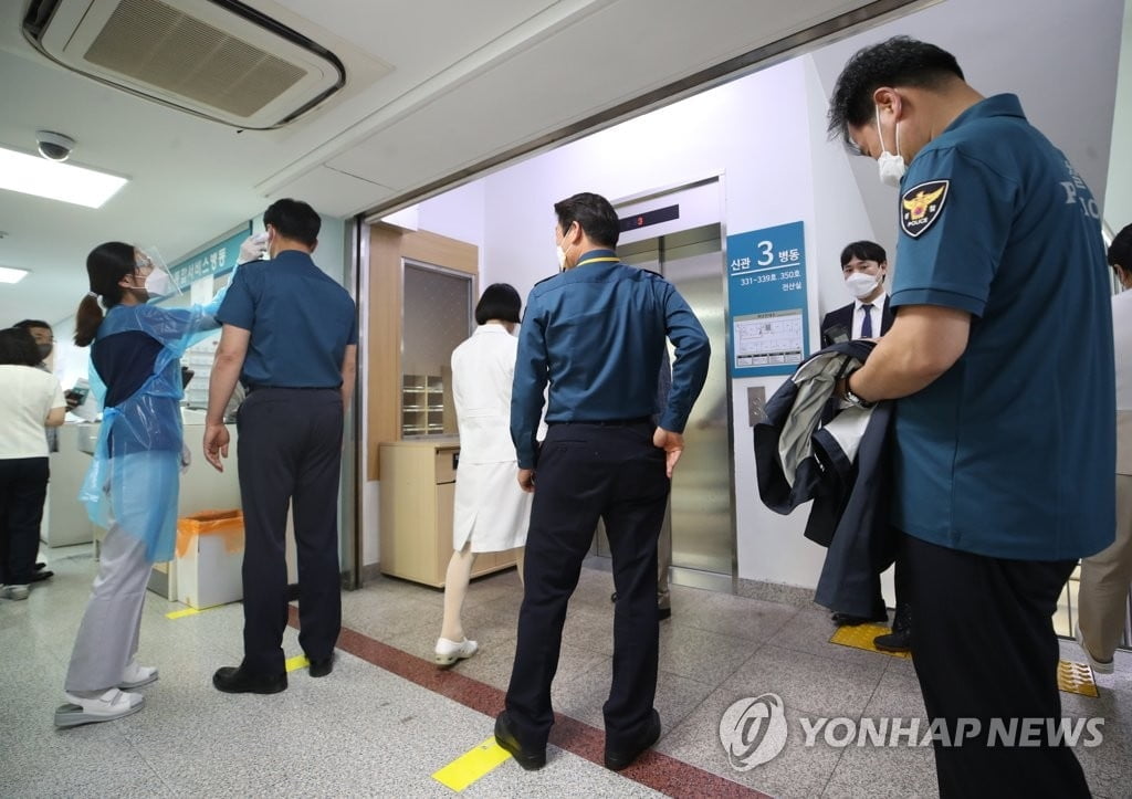 "백신접종 강요했다"…일선 경찰관, 인권위에 진정